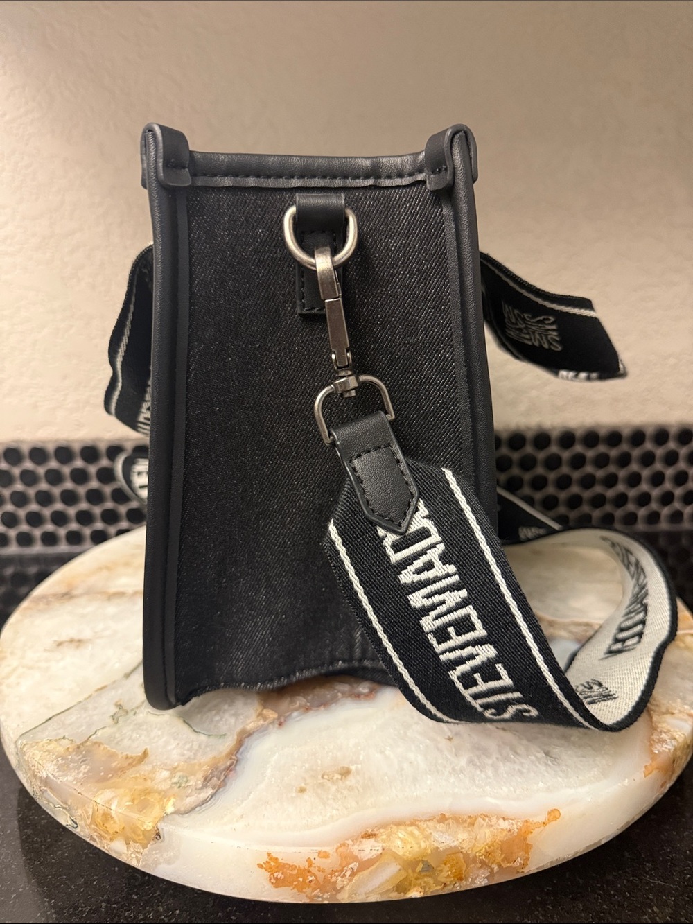 Steve Madden Bwebber Small Pebbled Crossbody Tote Black Logo Bag - Picture 4 of 12